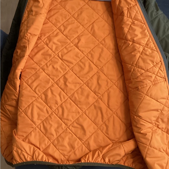 Patagonia olive  Green Hooded Jacket with Orange Interior - Picture 7 of 10